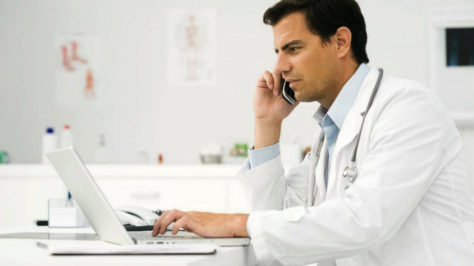 Capa da matéria Médicos podem se dedicar ao empreendedorismo e à administração?