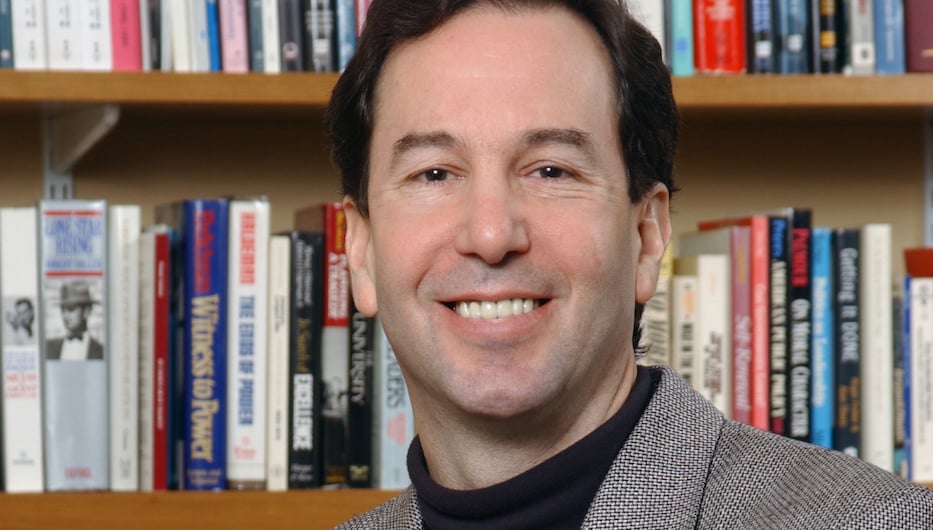 Capa da matéria Liderança ou autoridade? Professor de Harvard explica a diferença ao Na Prática