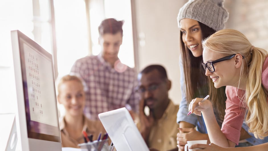 Capa da matéria 11 atitudes simples que vão melhorar sua relação com os colegas de trabalho