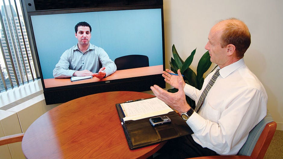 Capa da matéria Como não fazer feio em uma entrevista por Skype
