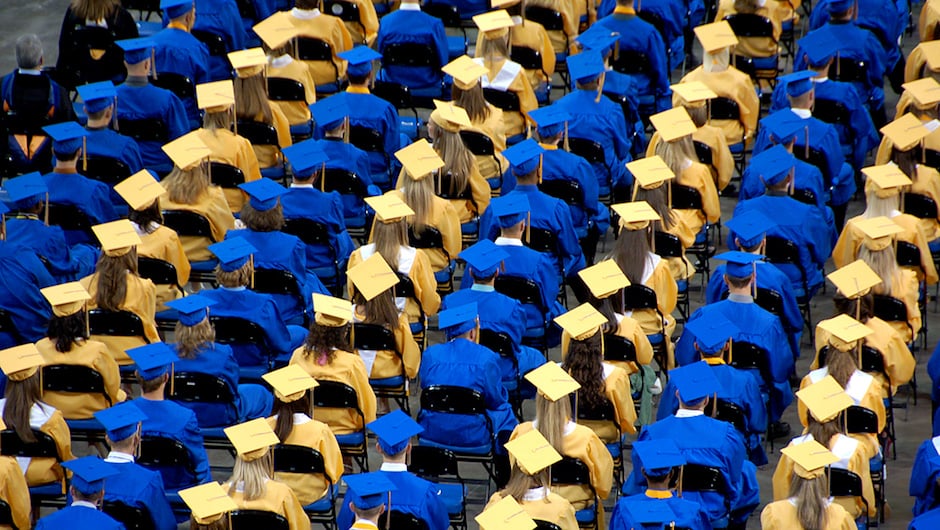 Capa da matéria O que muda com uma pós-graduação no currículo?