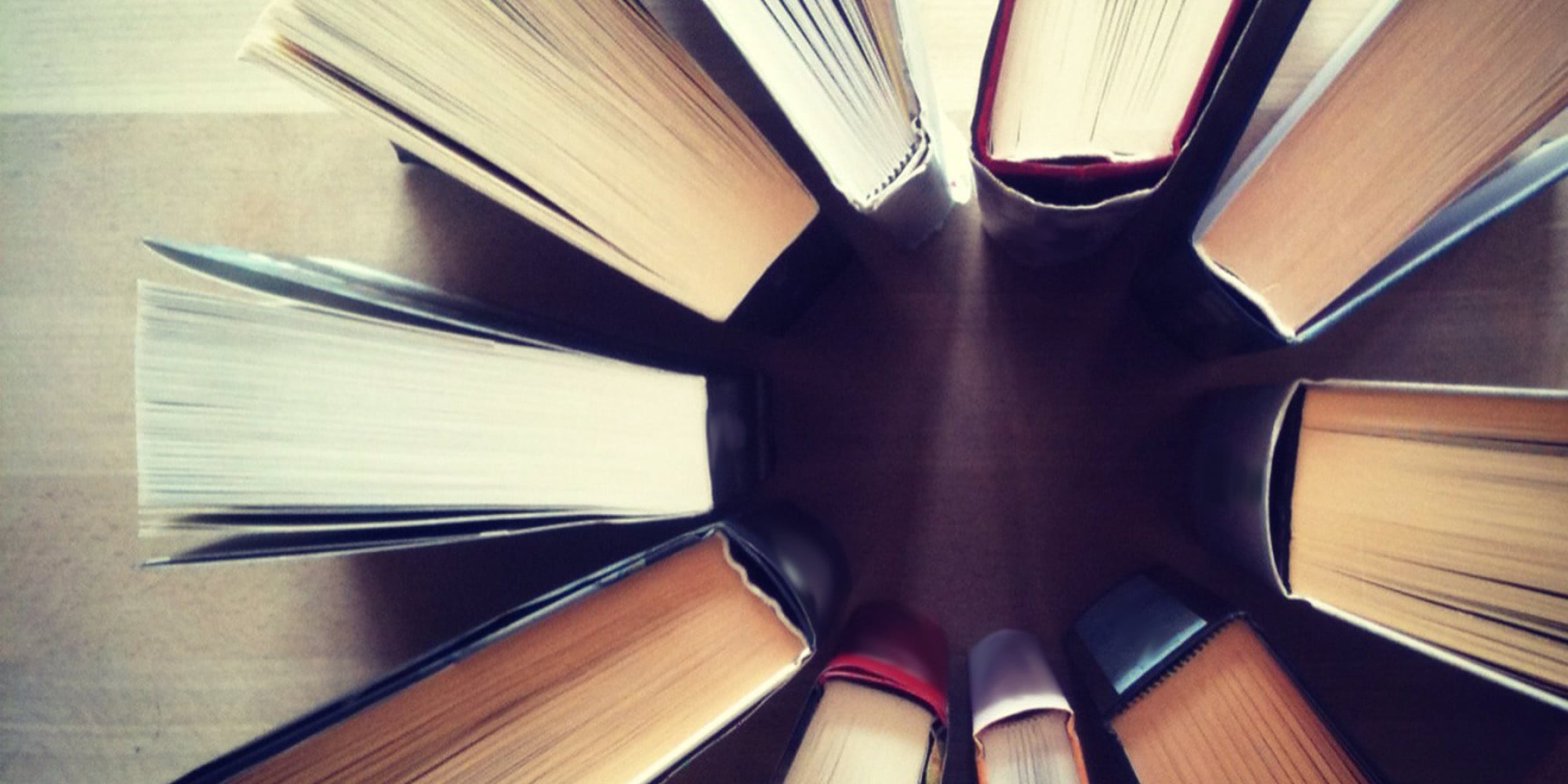 Capa da matéria Com o tempo que você gasta nas redes sociais, poderia ler 200 livros por ano