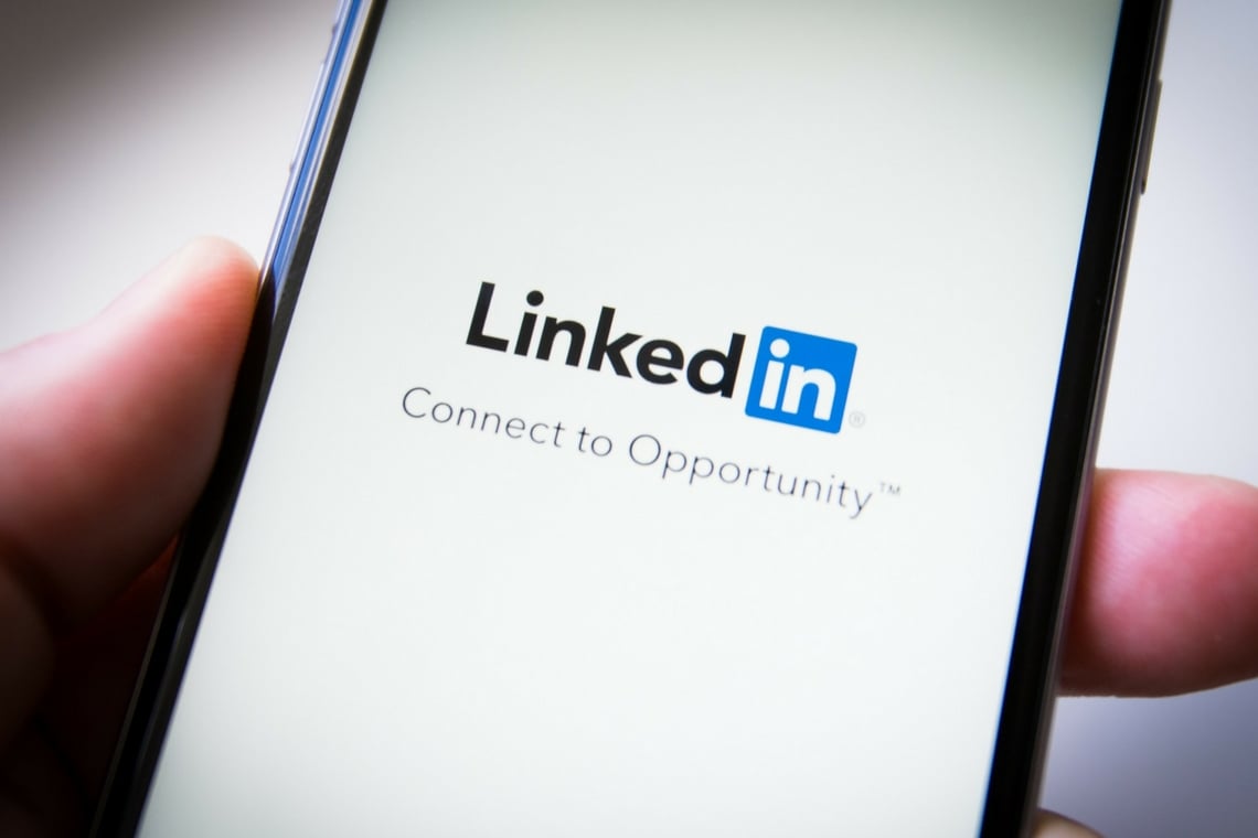 Capa da matéria Com esta dica, seu perfil vai aparecer em destaque na busca do LinkedIn