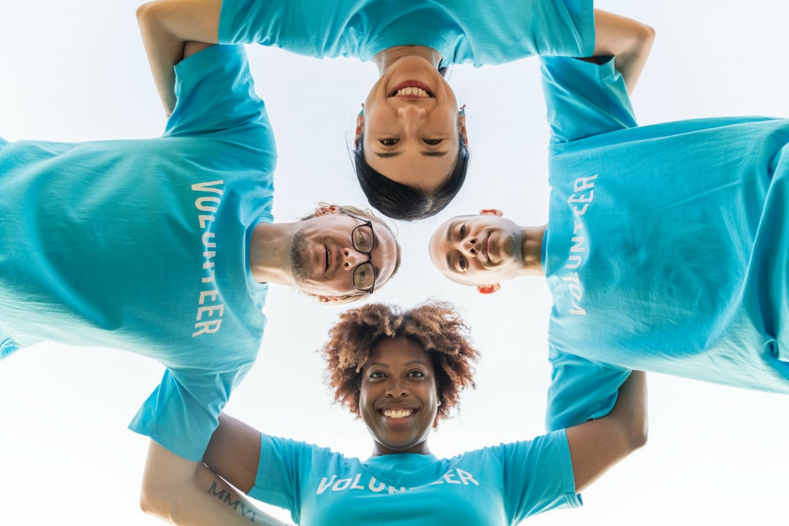 Capa da matéria 5 benefícios do trabalho voluntário para a carreira