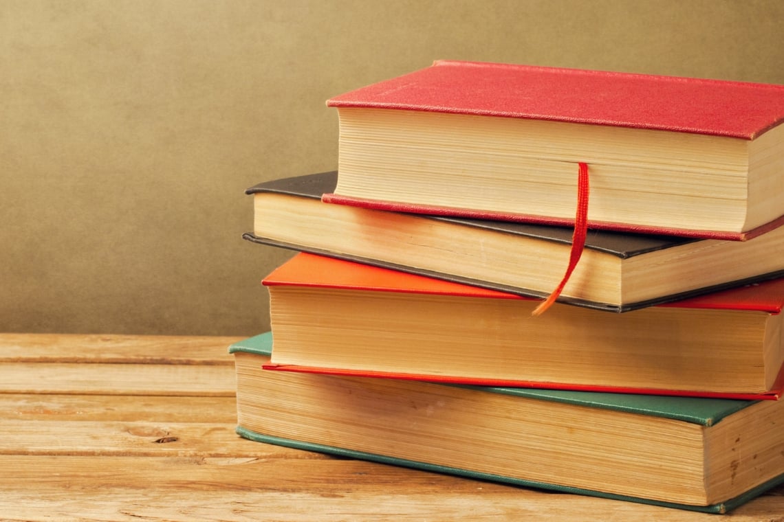 Capa da matéria Aproveite o mês de promoções para traçar uma nova meta de leitura! Confira nossas sugestões de livros