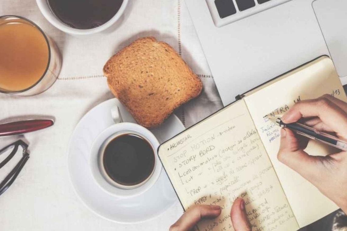 Capa da matéria 4 práticas para sua rotina da manhã ser mais produtiva – e o resto do dia também