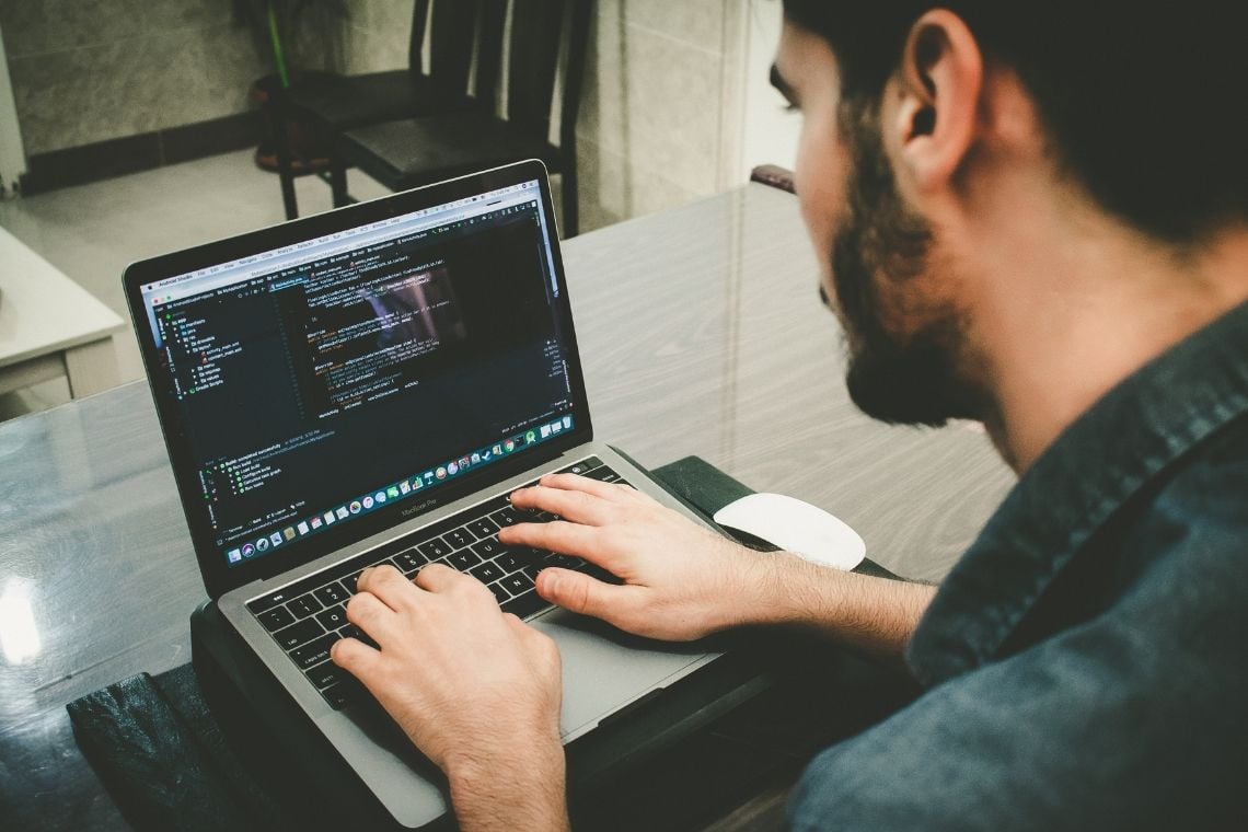Capa da matéria ONG Recode seleciona jovens para curso gratuito de programação
