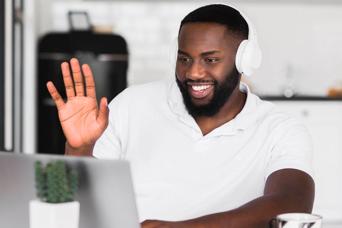 Capa da matéria O checklist das videoconferências: 6 dicas para se destacar de forma profissional