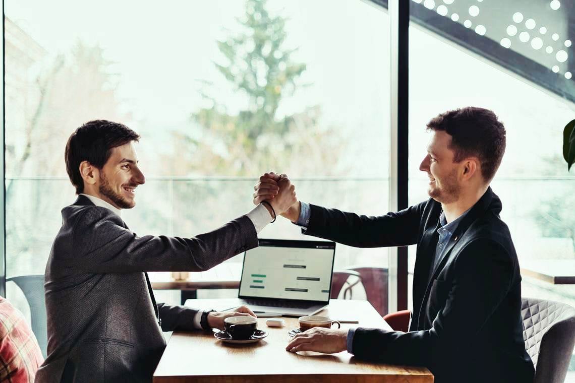 Capa da matéria Como líderes podem gerar relações de confiança dentro e fora das empresas