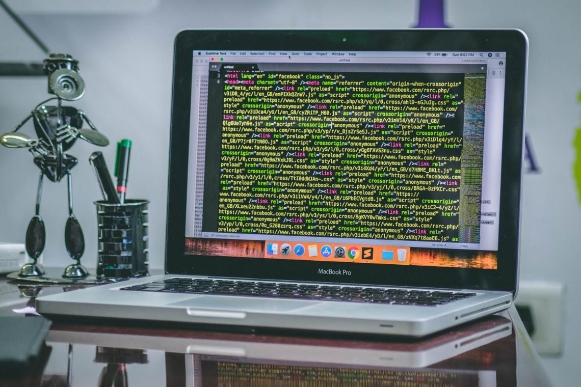 Capa da matéria Engenharia de Software: o que é, como se tornar e conselhos de quem está na área