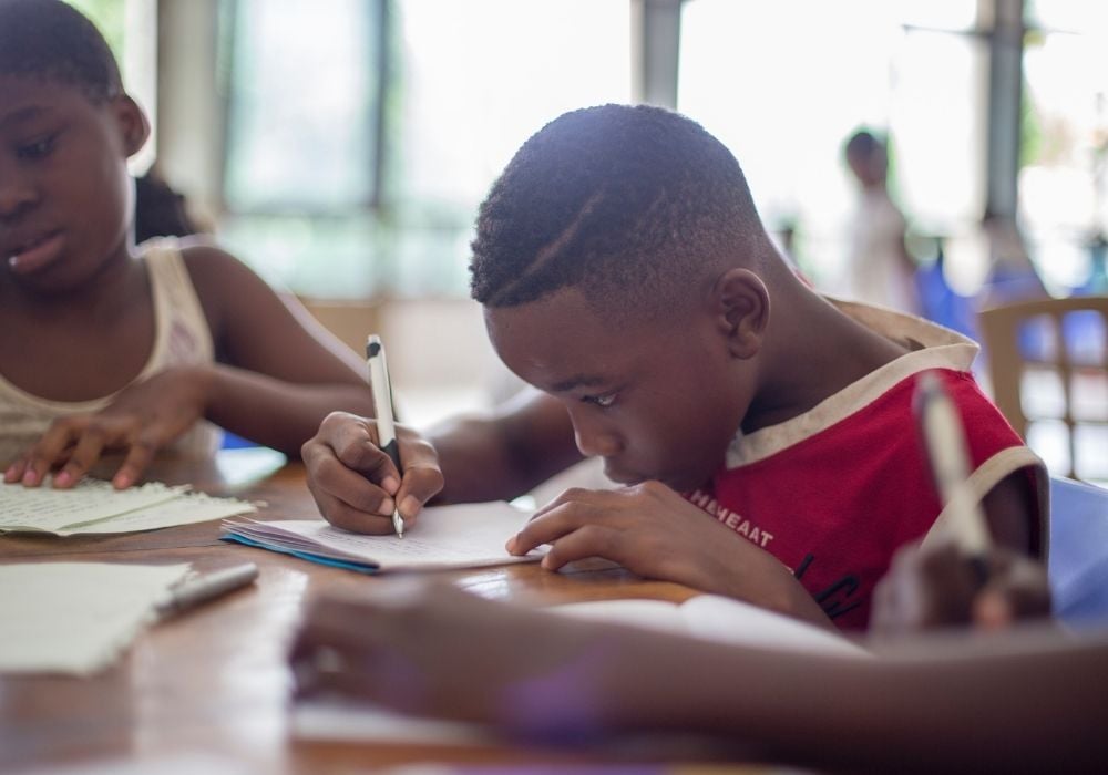 Capa da matéria Empresa aproxima escolas do propósito de ensinar com tecnologia e desburocratização