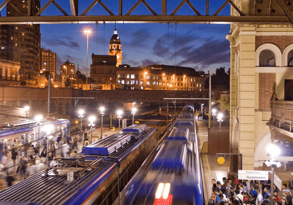 Capa da matéria Uma vida no trem: a longa travessia dos paulistanos para chegar ao trabalho