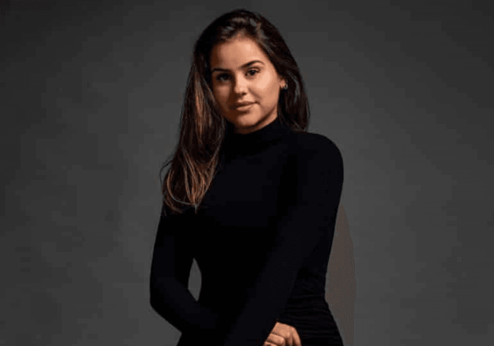 Capa da matéria “Ser prestativo sem esperar nada em troca é o verdadeiro networking”, diz Isabela Matte, Forbes Under 30