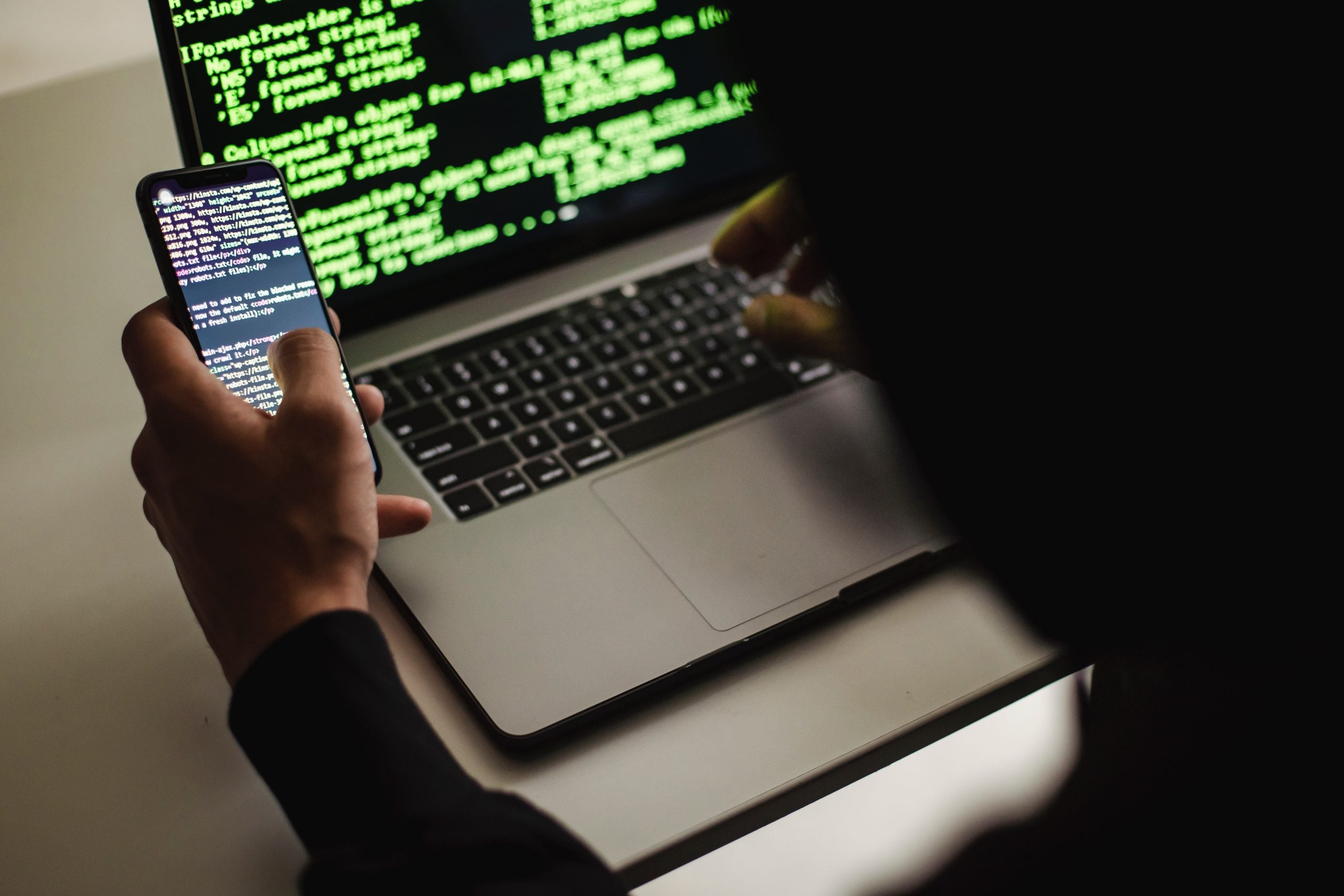 Capa da matéria Desenvolvedor Mobile: quem é, como se especializar e onde estudar?