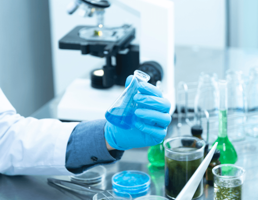 Capa da matéria Biologia: a carreira que explora os mistérios da vida