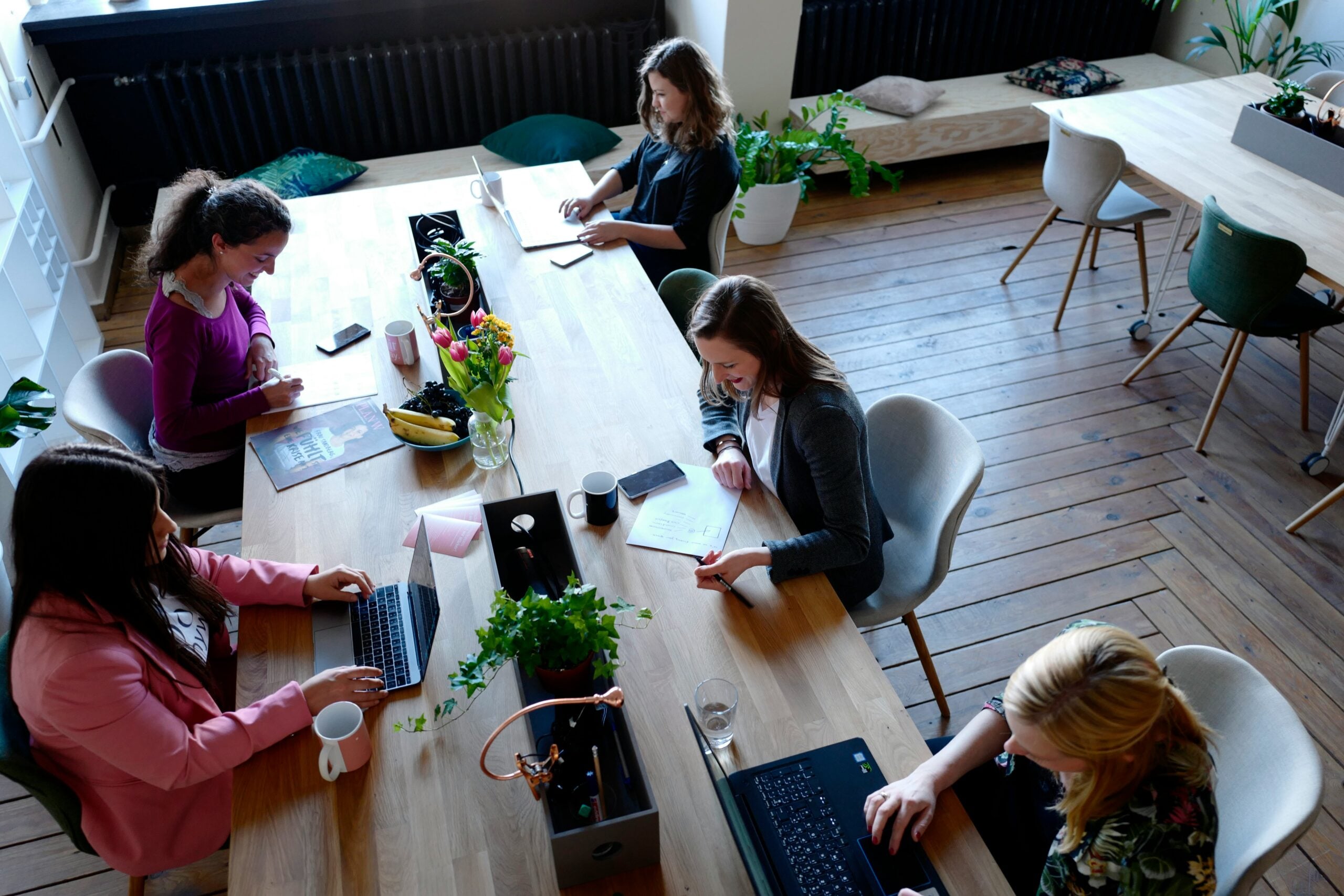 Capa da matéria Mulheres líderes podem se inscrever para programa gratuito de networking com executivas do mercado