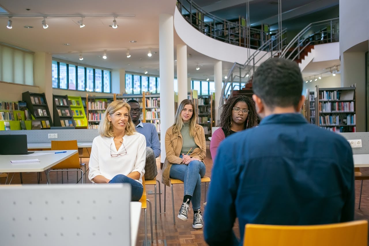 Capa da matéria Projetos sociais universitários: como participar e o que você ganha com isso