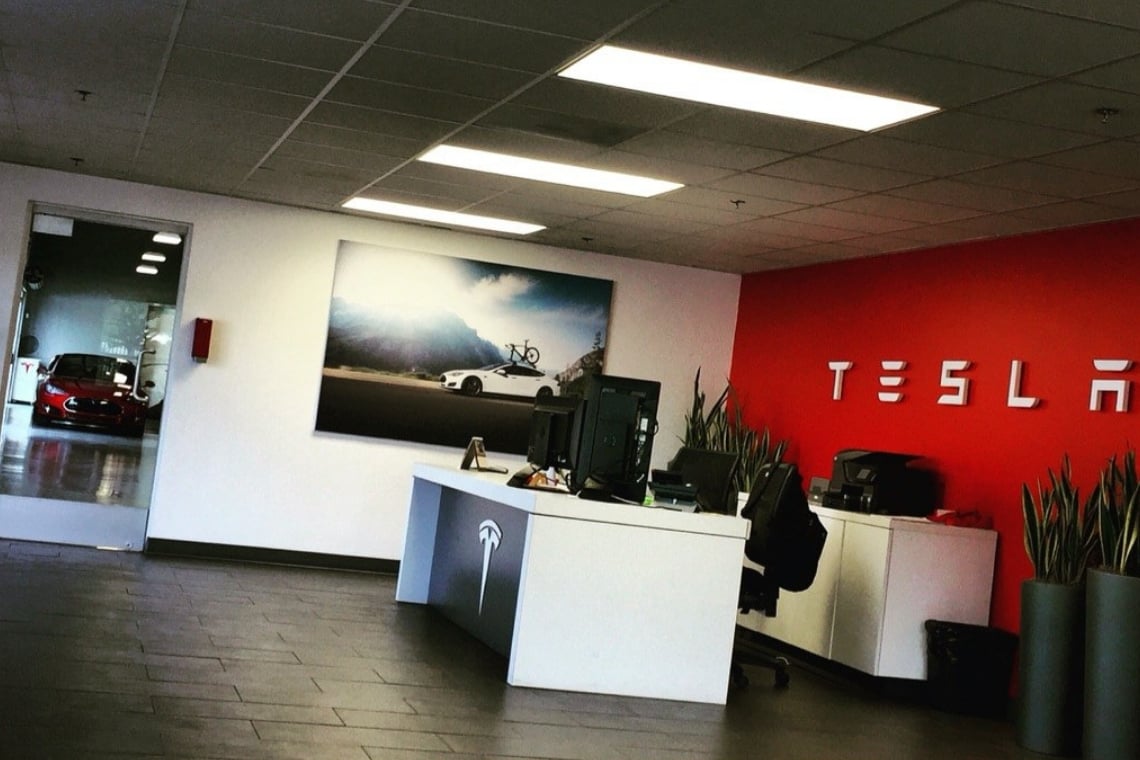 Capa da matéria Negócios inovadores: Tesla – na contramão das grandes corporações, dá autonomia e é contra reuniões