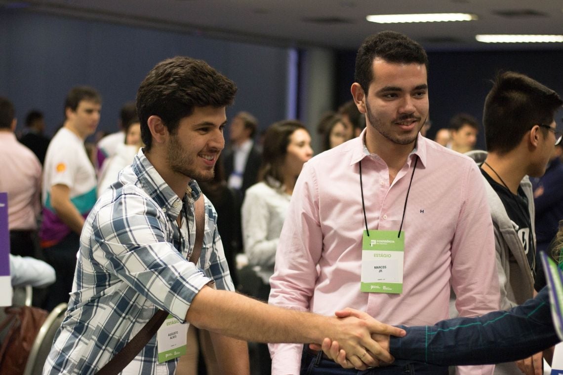 Capa da matéria “Consegui entrevistas em três empresas diferentes”, conta jovem participante do Conferência
