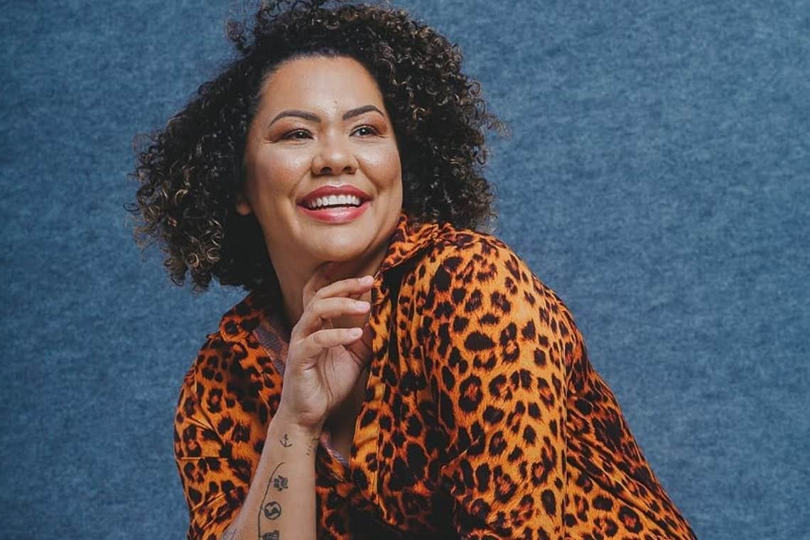 Capa da matéria Empoderamento feminino: como esta escritora encontrou seu propósito por meio do amor próprio