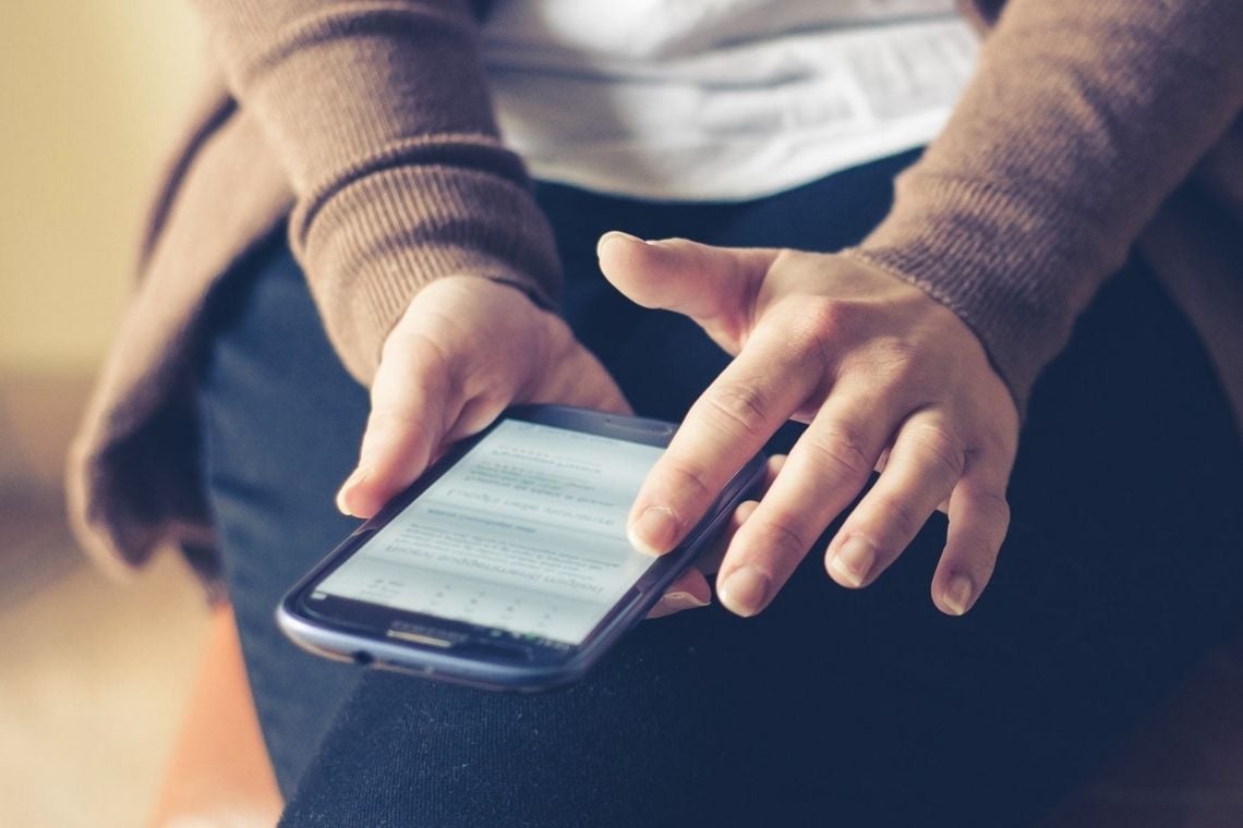 Capa da matéria Inteligência emocional e redes sociais: dicas para consumir conteúdo com mais equilíbrio (e por que importa)