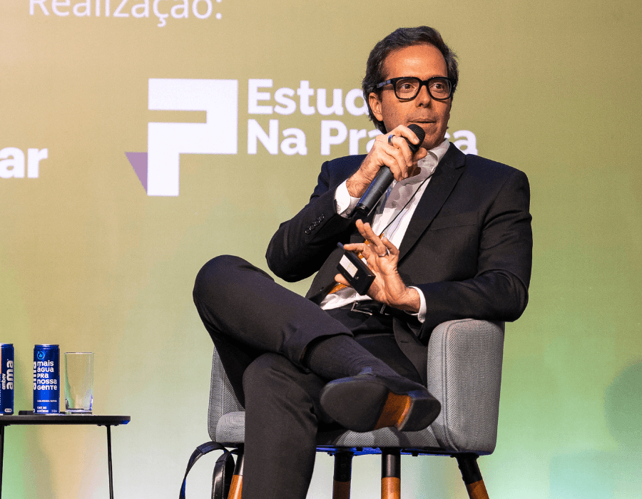 Imagem referente à notícia: Fusões e Aquisições: como funciona esse setor do Direito