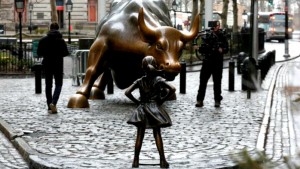 Desafiante estátua de menina lembra Wall Street (e todos nós) sobre papel da mulher no mercado de trabalho