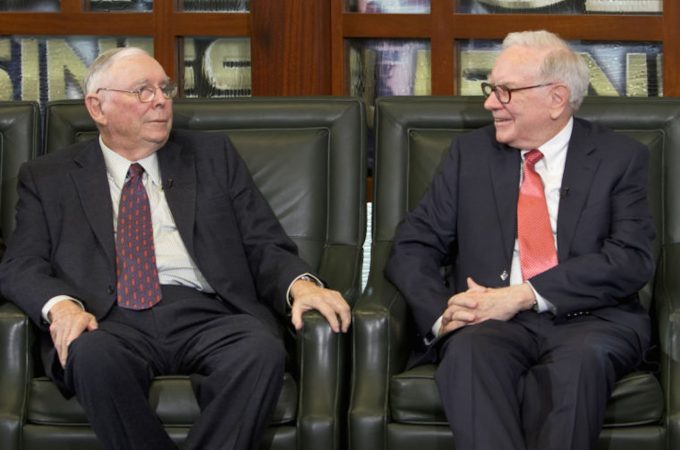 O conselho de Warren Buffett e Charlie Munger para quem está buscando emprego