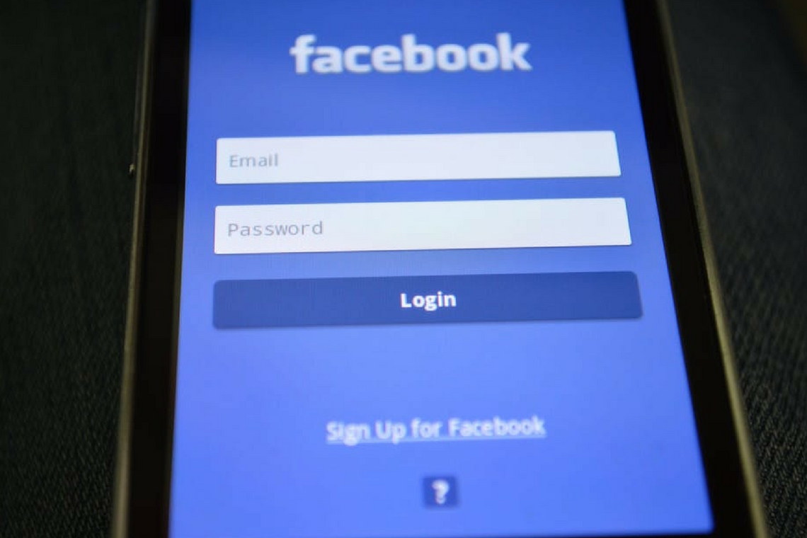 Como fazer login no Facebook usando seu número de celular