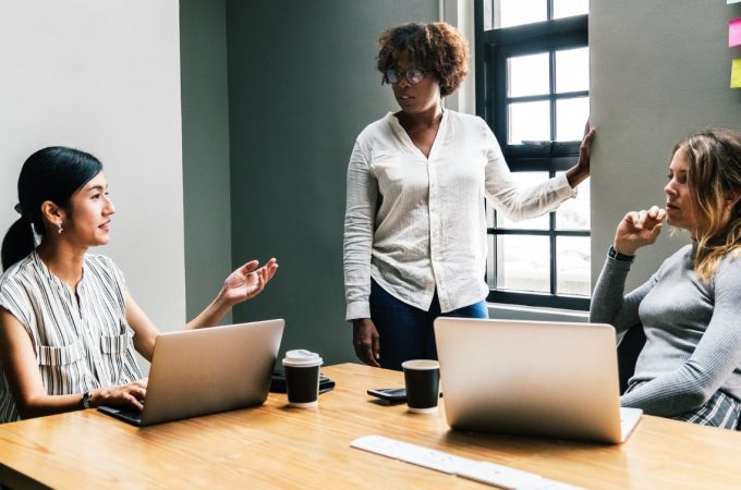 Mulheres no mercado financeiro: como ter uma trajetória de sucesso em um setor predominantemente masculino?