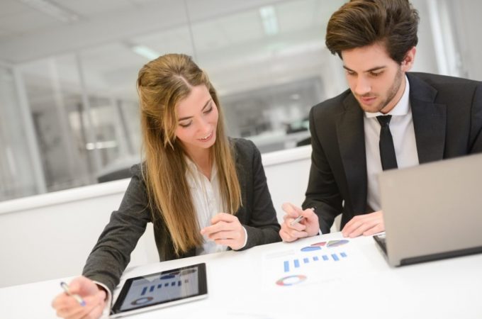 De estágio à liderança: o que é preciso para crescer na carreira dentro de uma organização