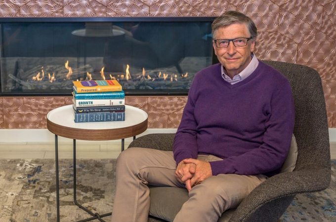 A nova lista de leitura de Bill Gates: 5 livros que ele recomenda