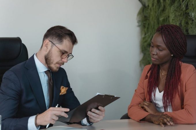 Como manter a autoestima durante processos seletivos e entrevistas de emprego