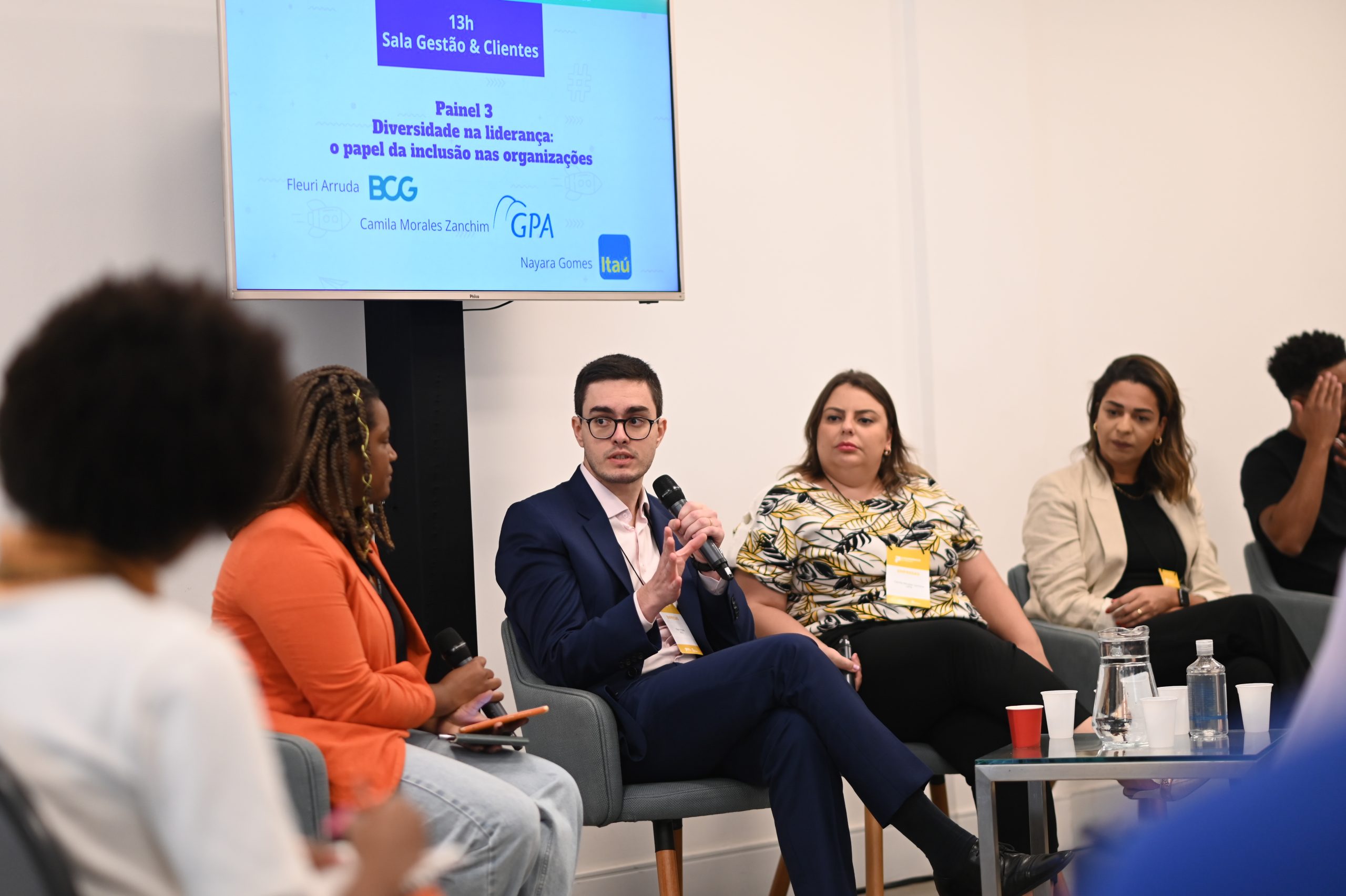 Capa da matéria 4 estratégias para levar grupos minorizados a cargos de liderança