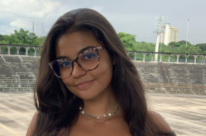 Maria Teresa, de 22 anos, é estudante de Direito na Universidade Federal de Juiz de Fora e foi Multiplicadora Fundação Estudar