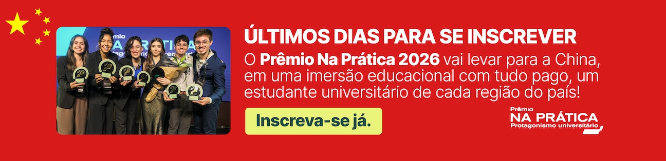 Banner em vermelho e amarelo oferecendo uma viagem à China com tudo pago para os vencedores do Prêmio Protagonismo Universitário 2026 e dizendo que estamos nos últimos dias para se inscrever.
